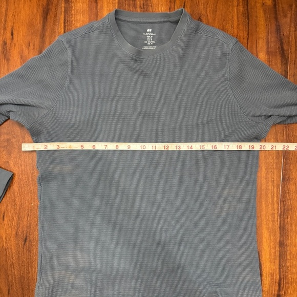 Hm Slim Fit Thermal Shirt Size Medium - Picture 5 of 9